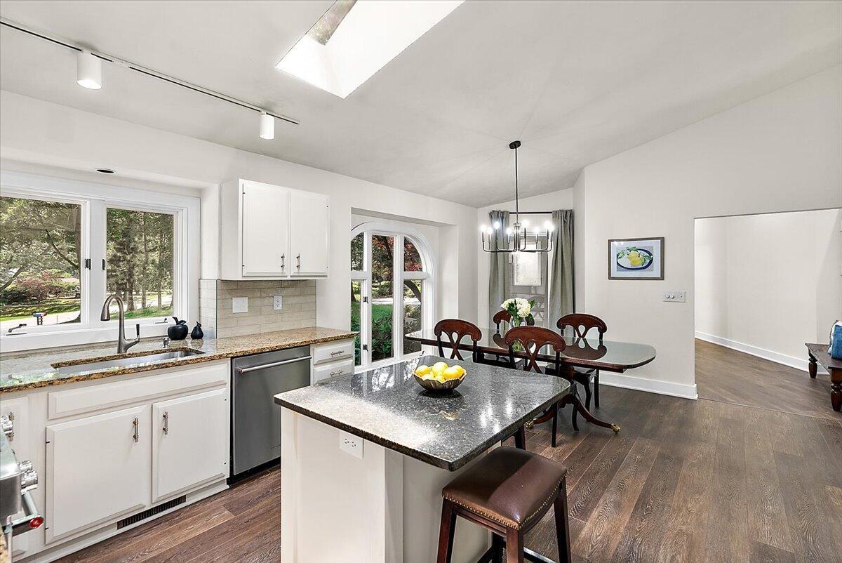 368 S Lakeshore Drive