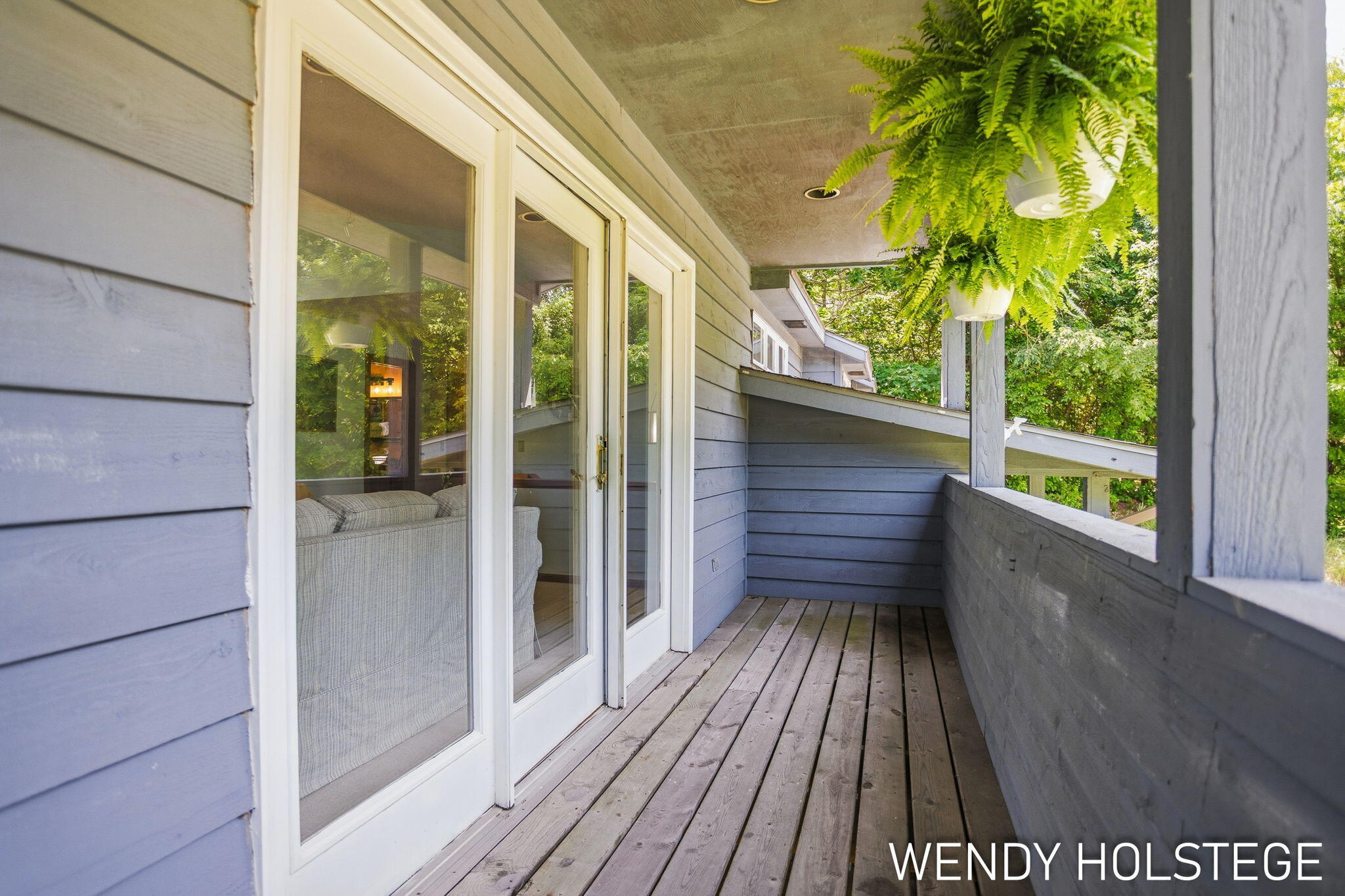 2135 Lakeridge Drive