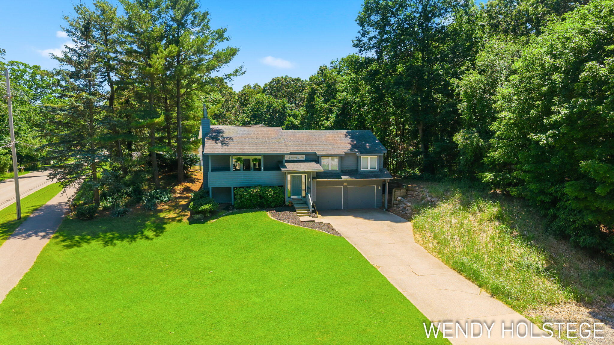 2135 Lakeridge Drive