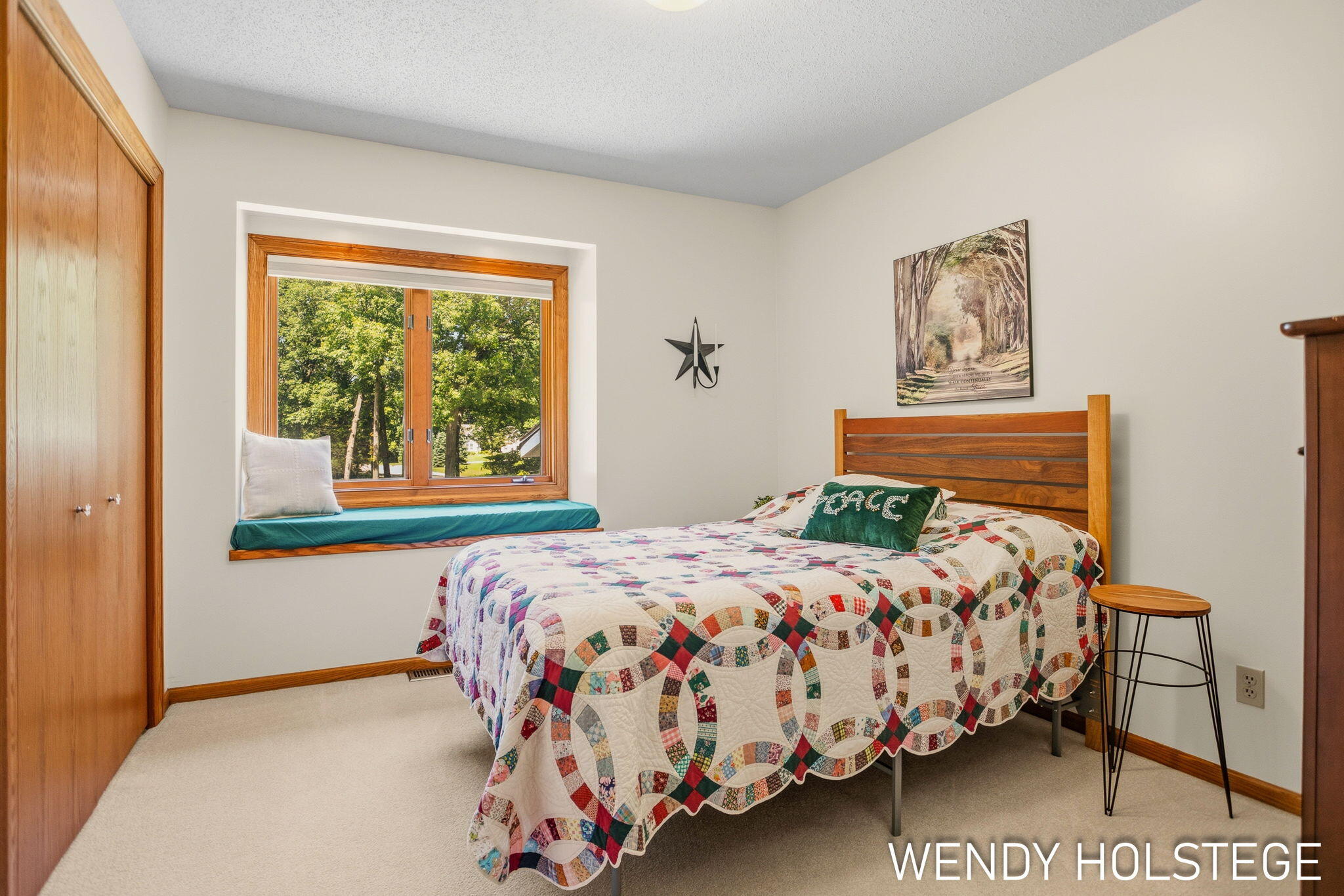 2135 Lakeridge Drive