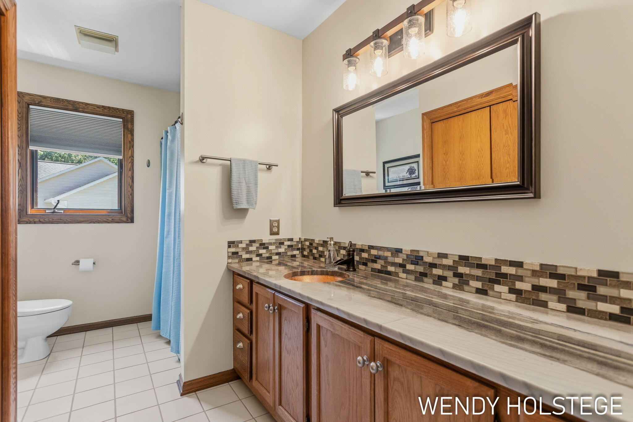 2135 Lakeridge Drive