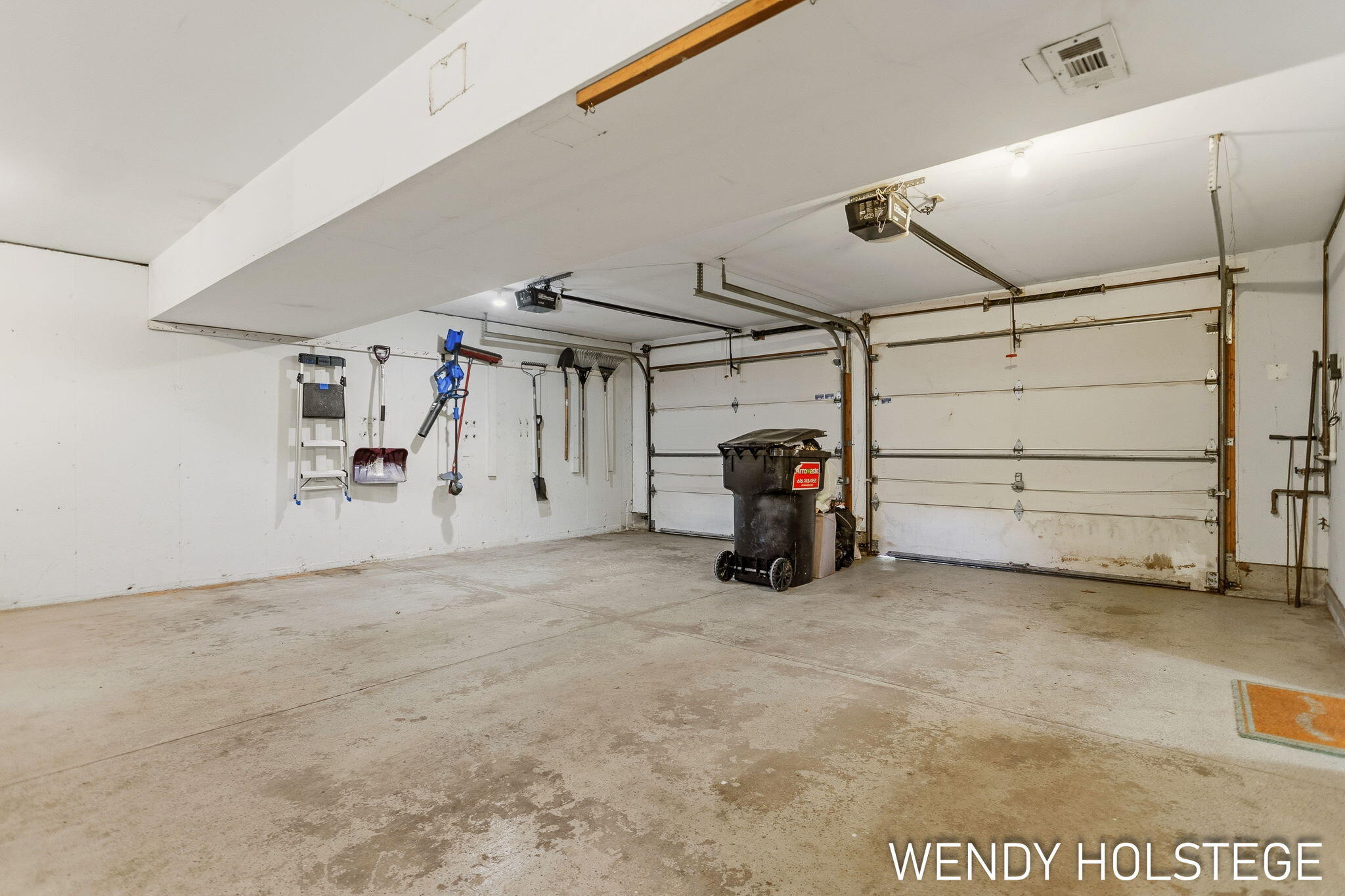 2135 Lakeridge Drive