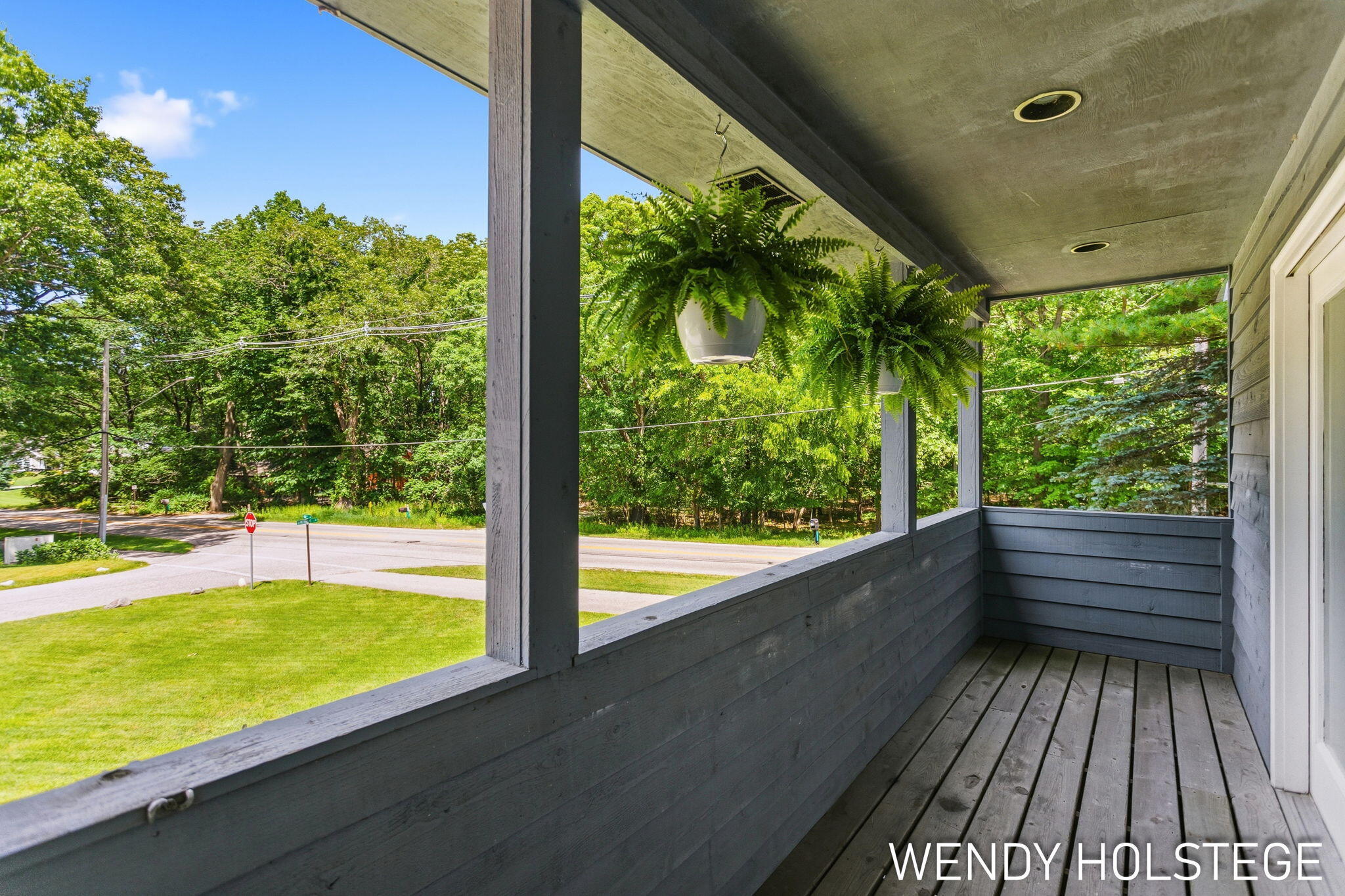 2135 Lakeridge Drive