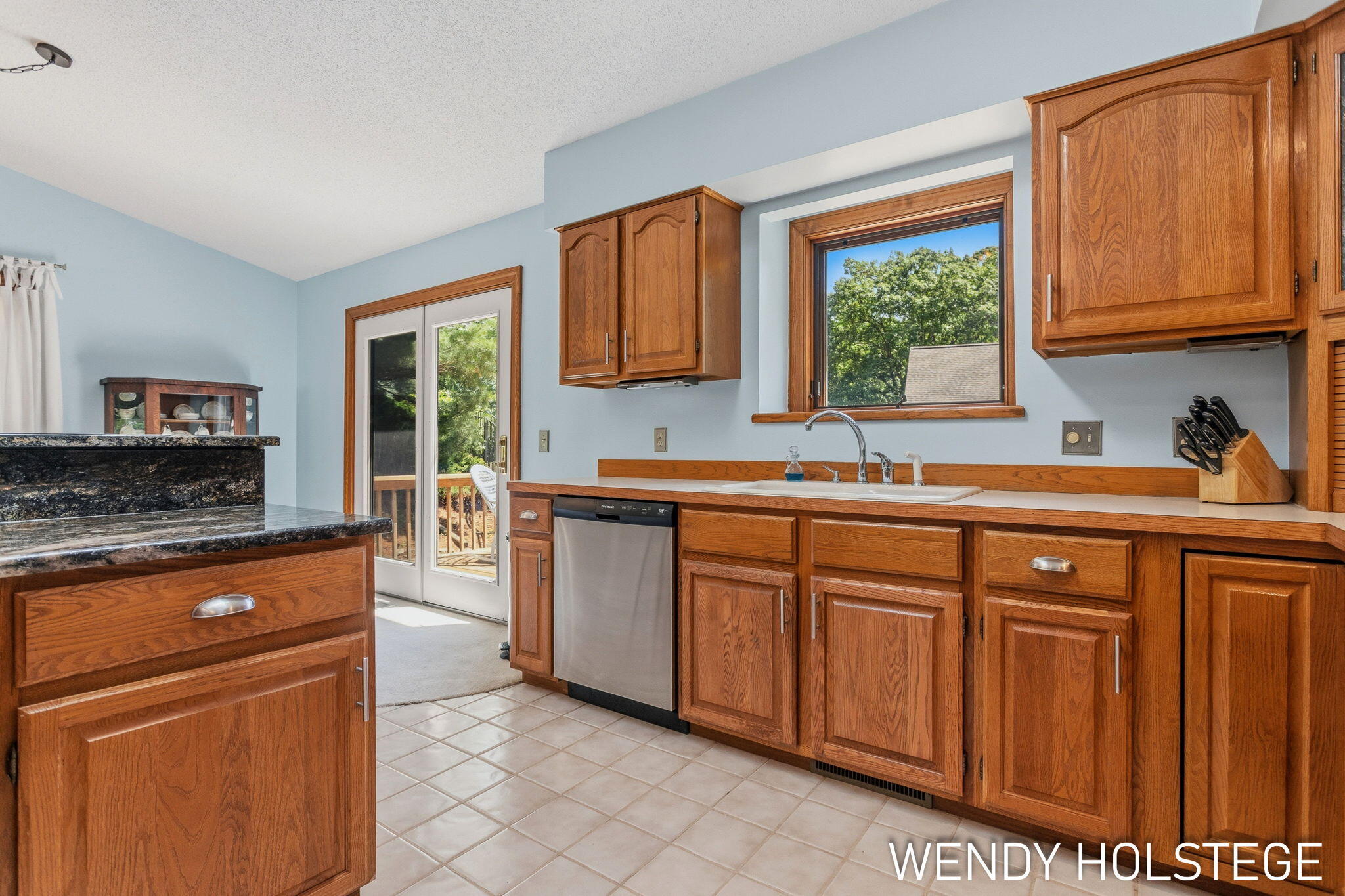 2135 Lakeridge Drive