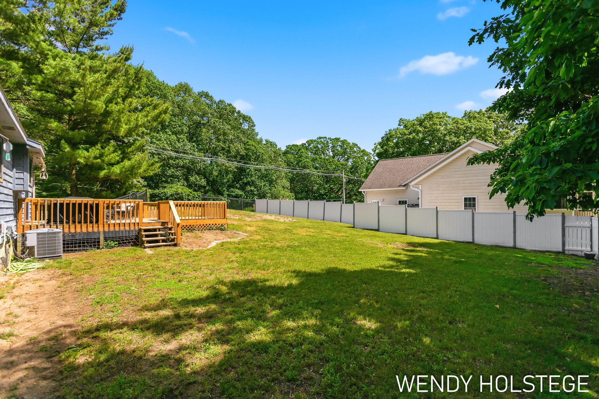 2135 Lakeridge Drive