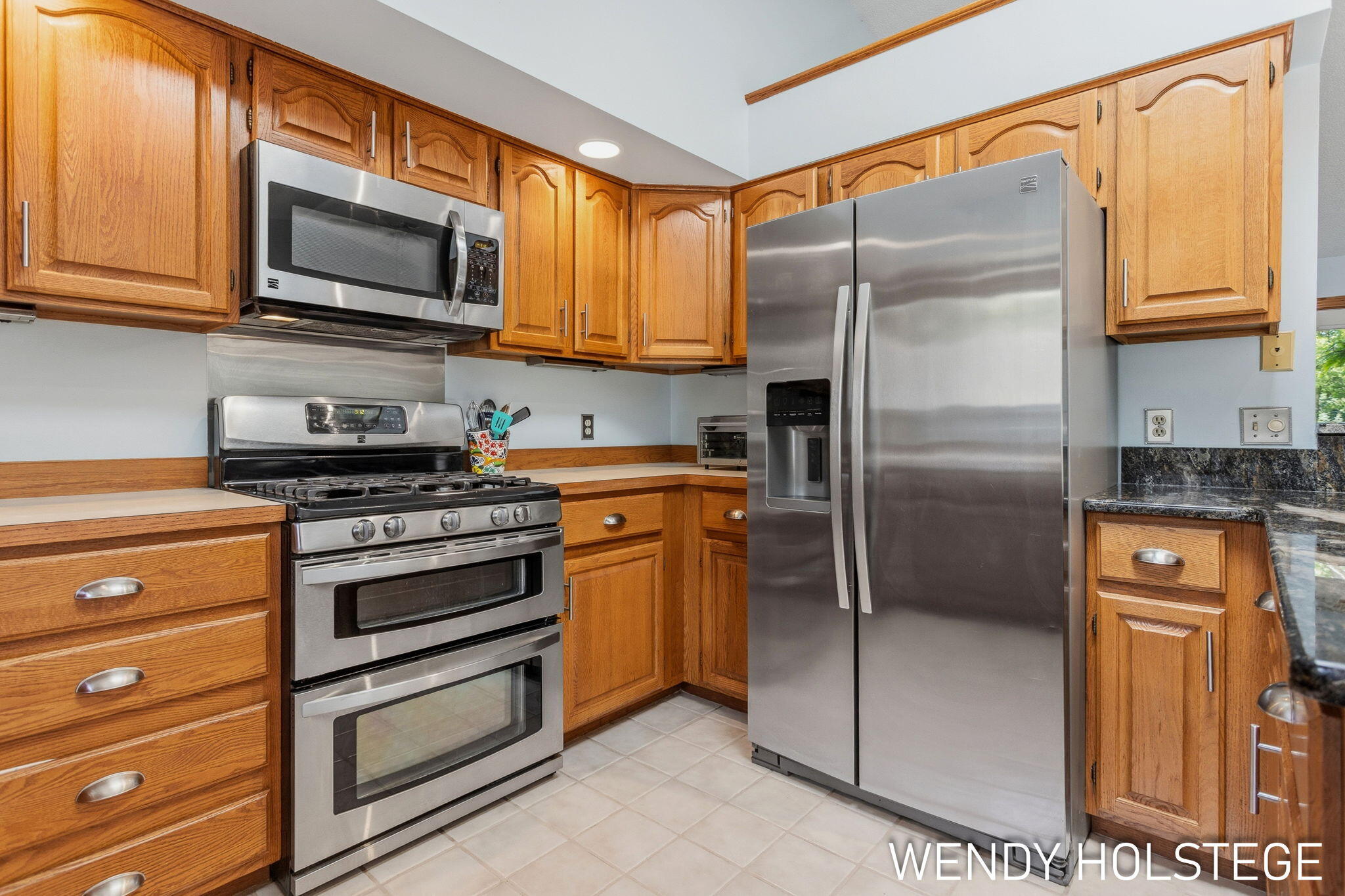 2135 Lakeridge Drive