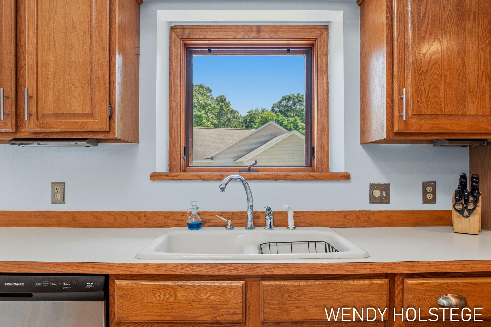 2135 Lakeridge Drive