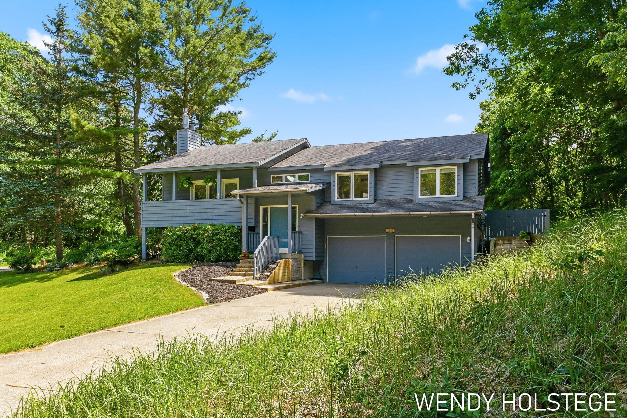 2135 Lakeridge Drive
