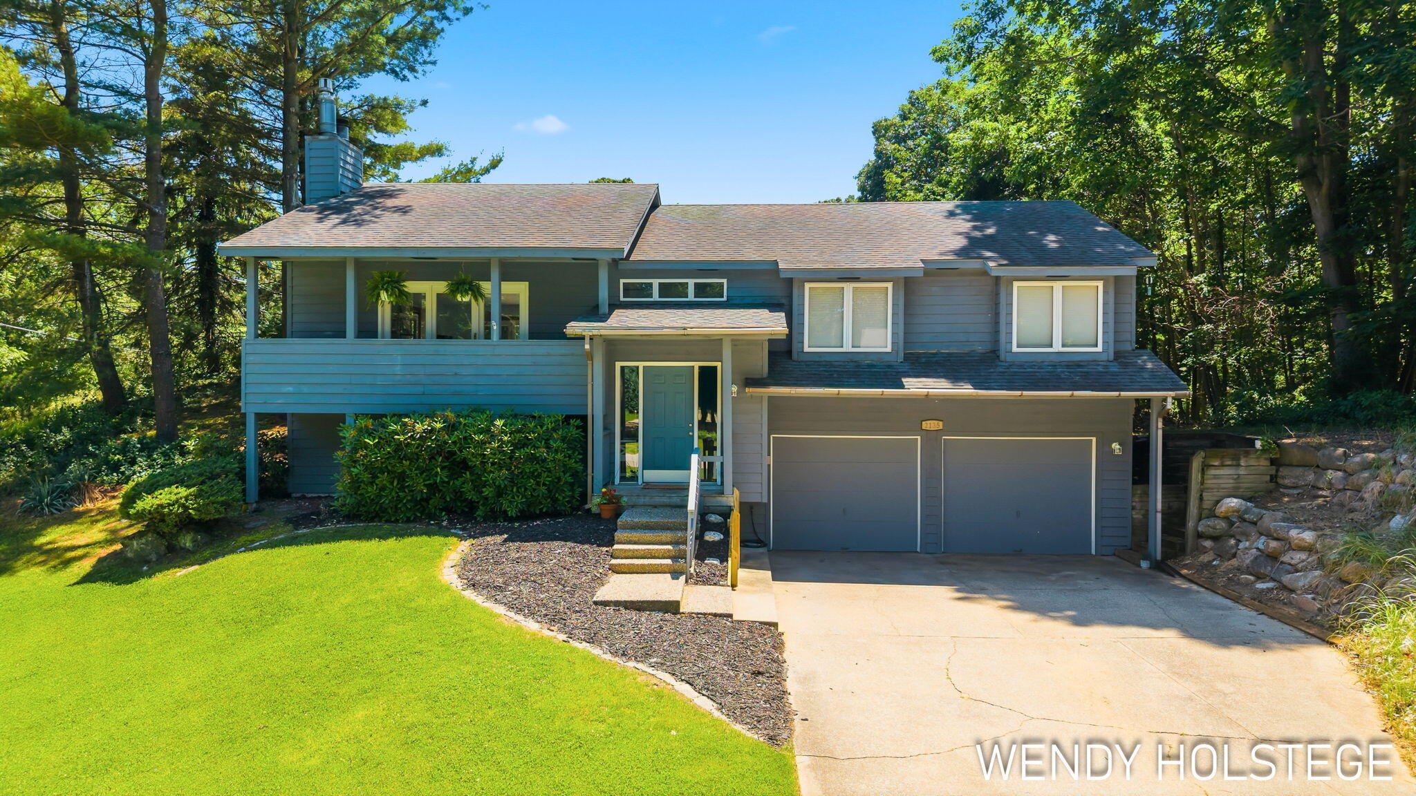 2135 Lakeridge Drive