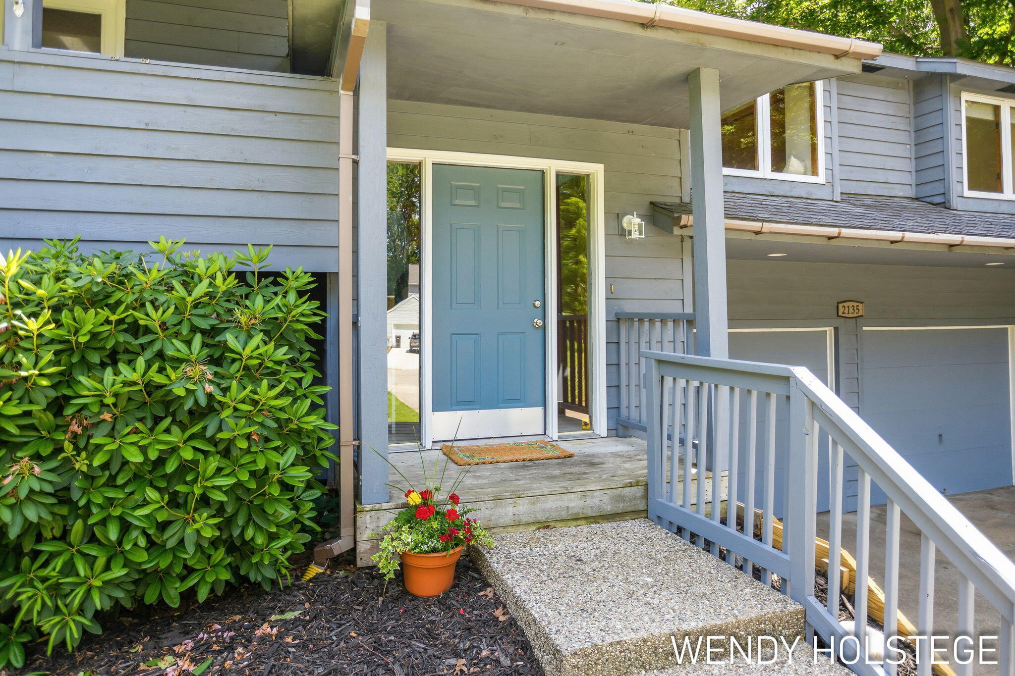 2135 Lakeridge Drive
