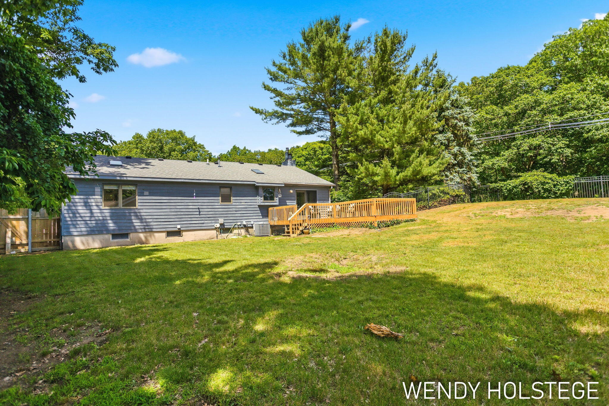 2135 Lakeridge Drive