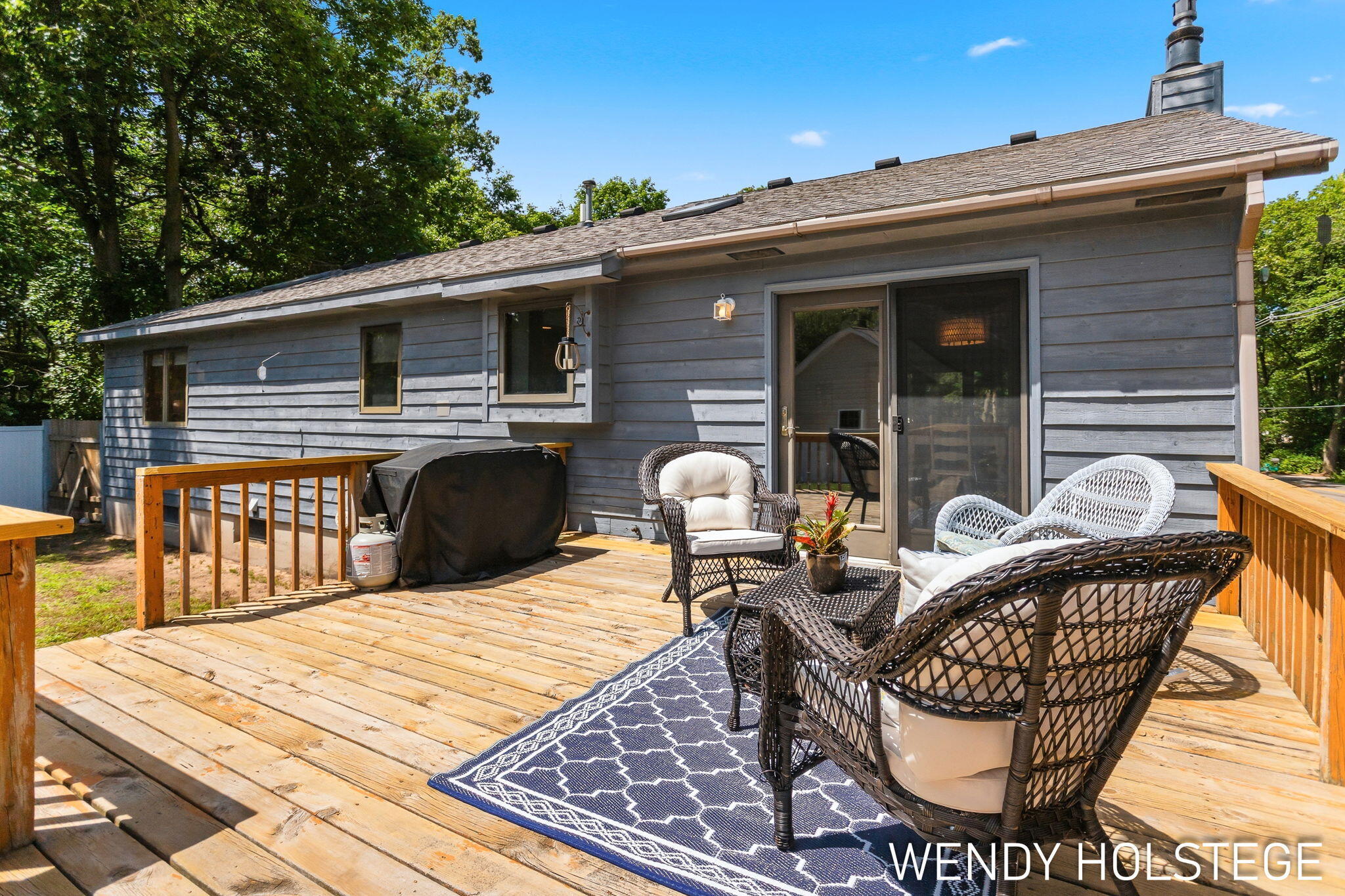 2135 Lakeridge Drive