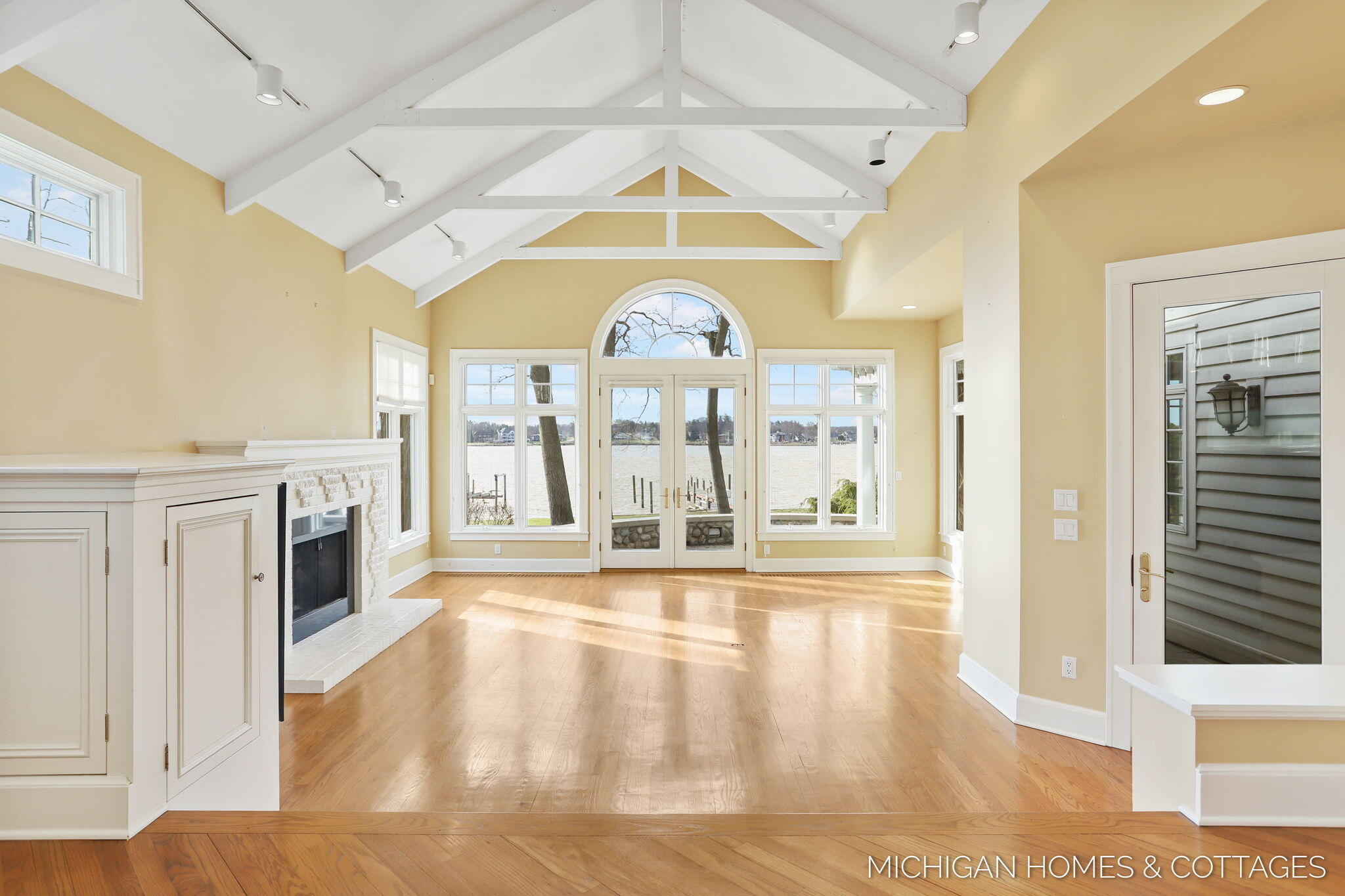 714 N Shore Drive