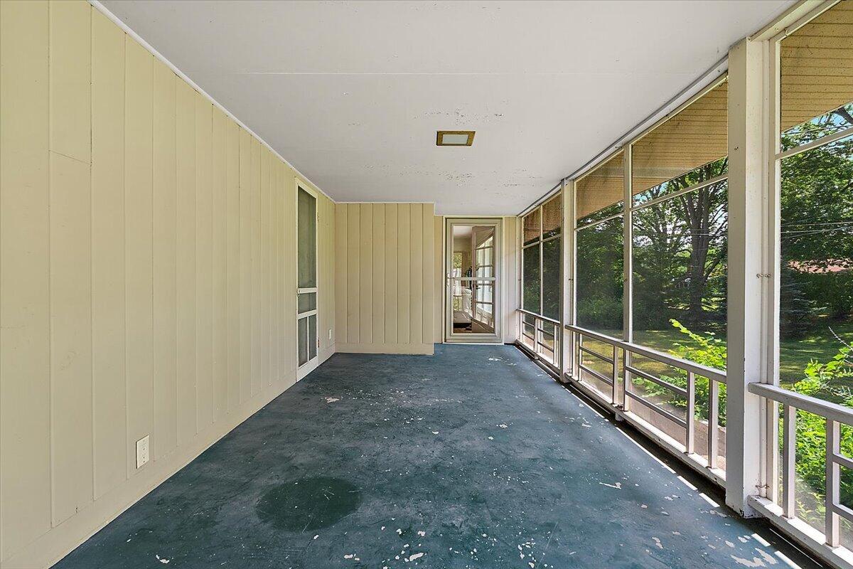 838 S Shore Drive