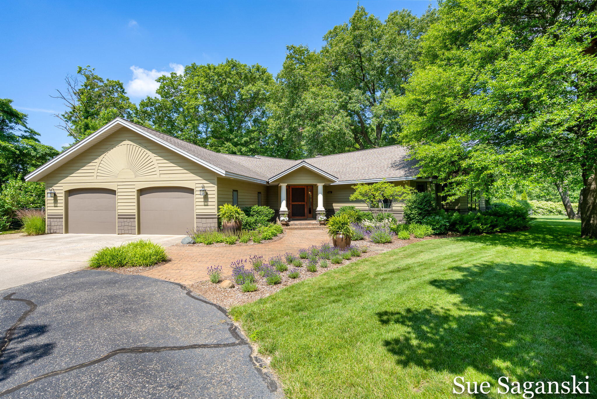 6514 Creekwood Drive