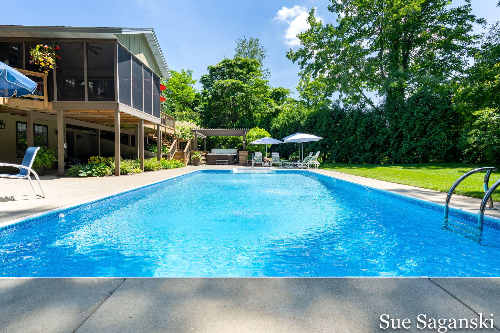 6514 Creekwood Drive