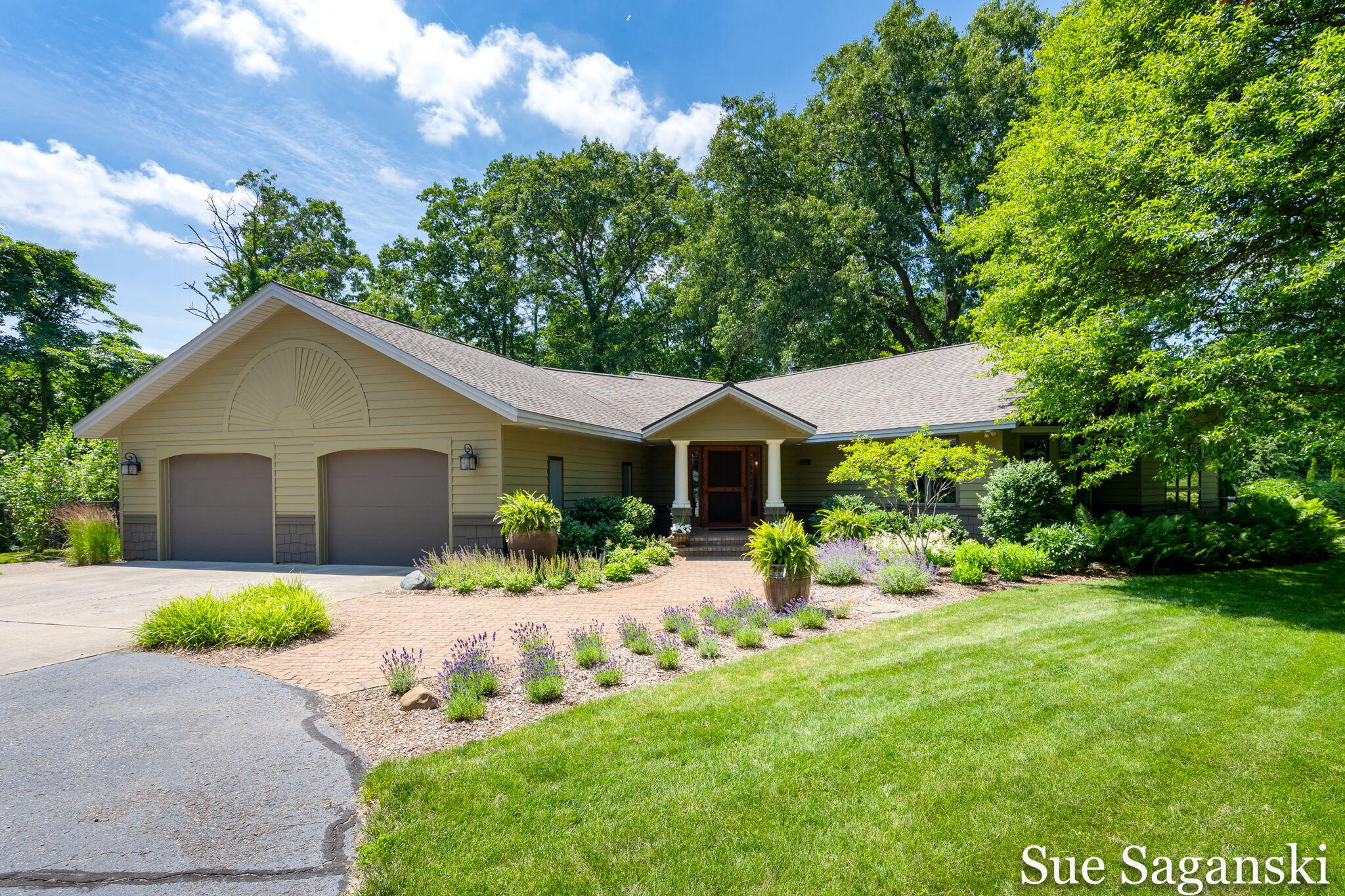 6514 Creekwood Drive