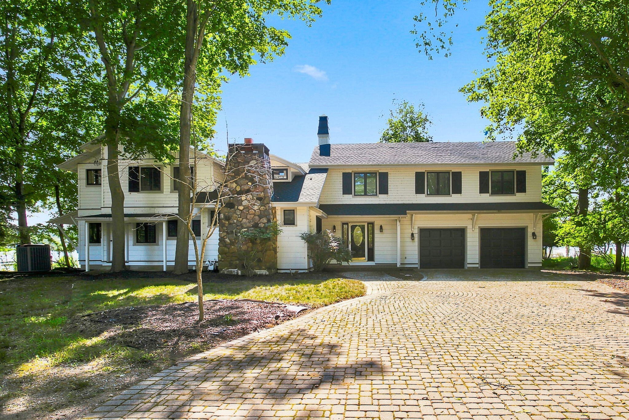 64 Lakeview Street