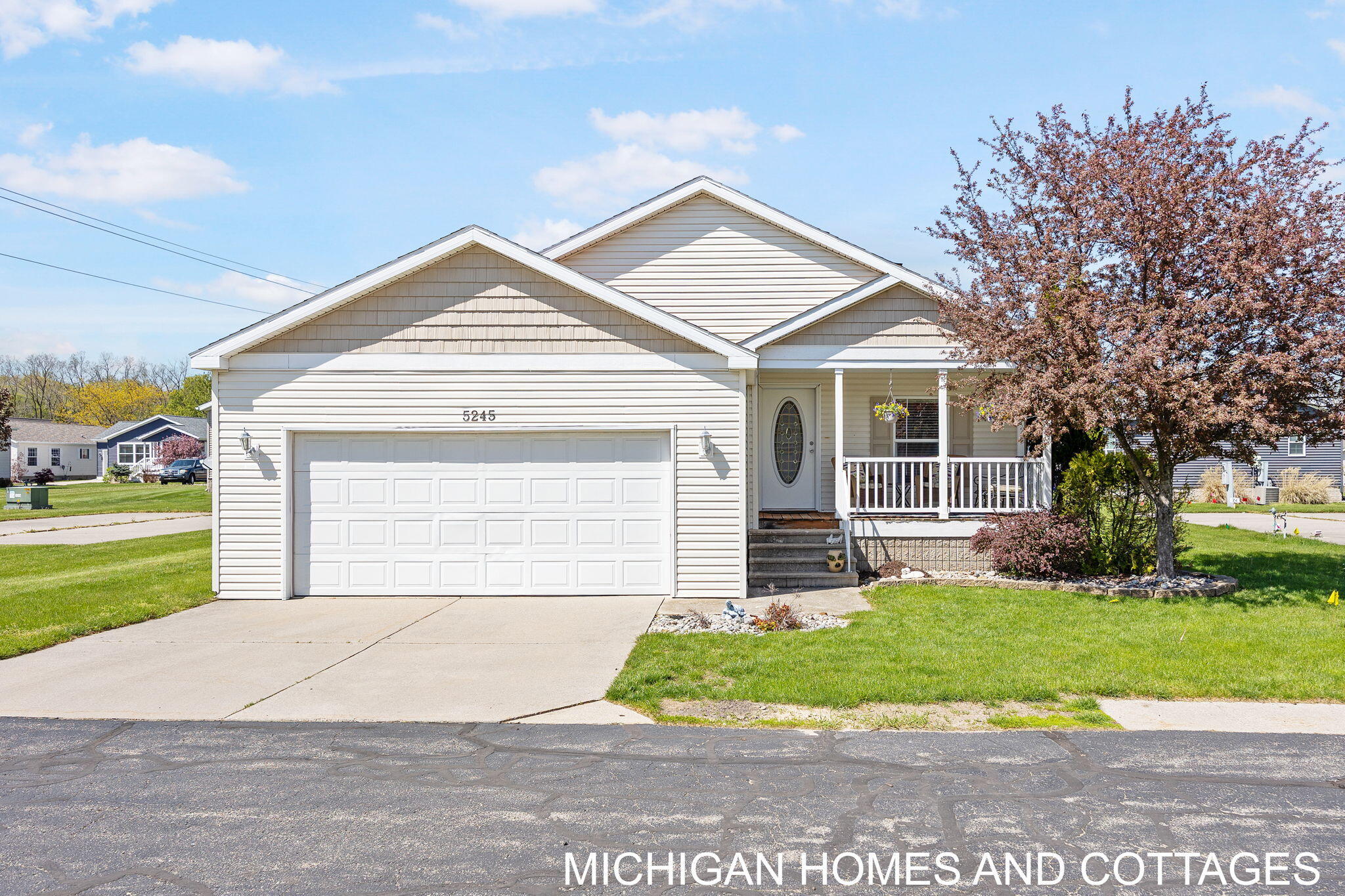 5245 W Scenic Turn Lane