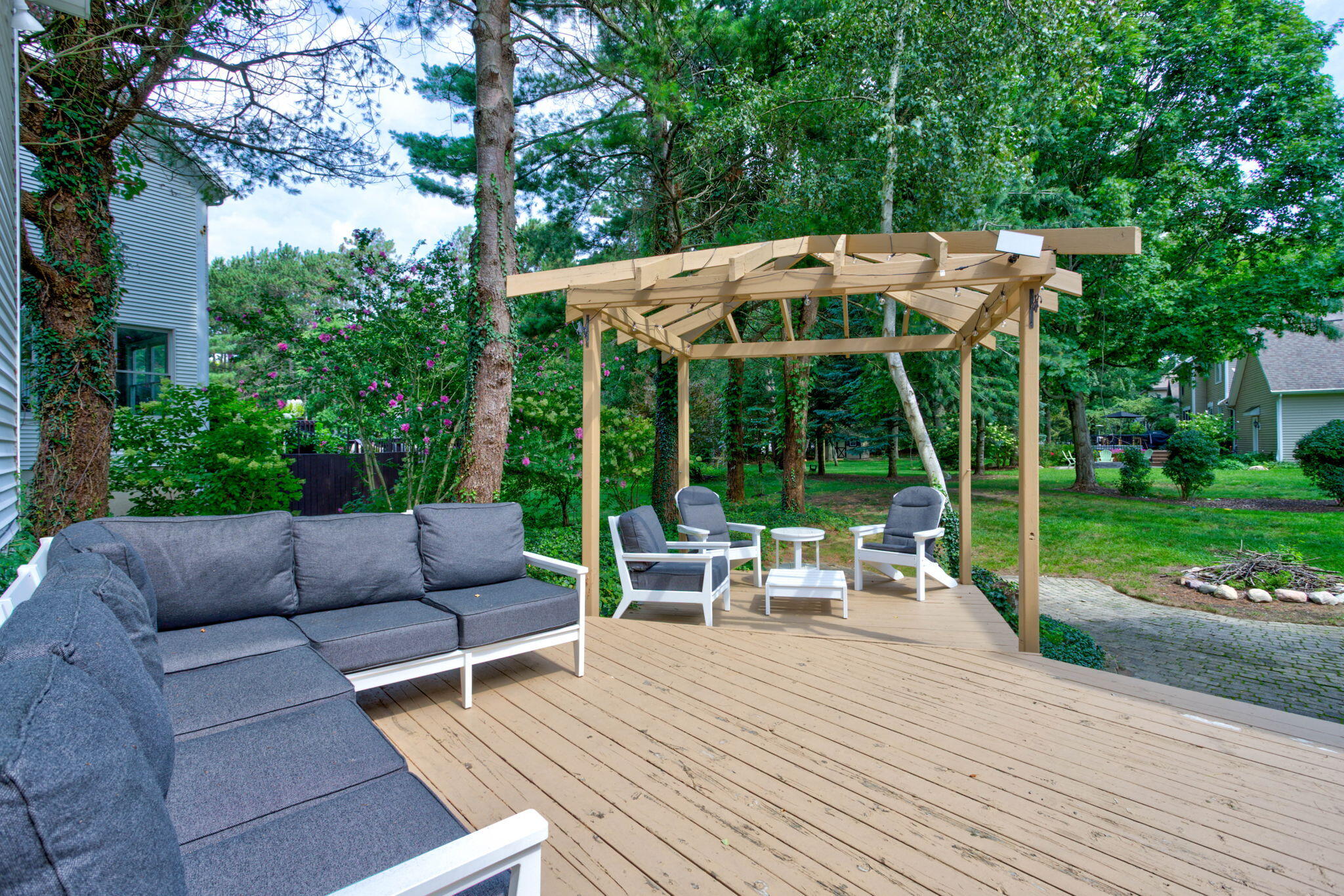 401 Erin Isle Court