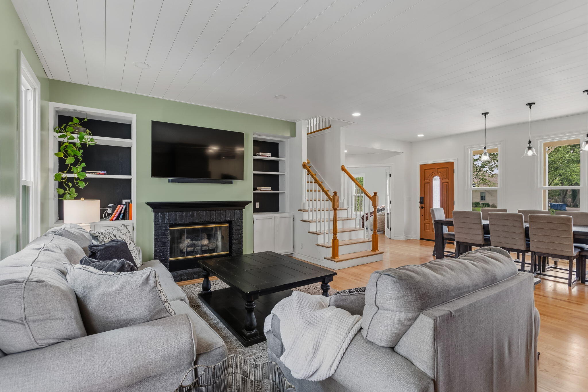 401 Erin Isle Court