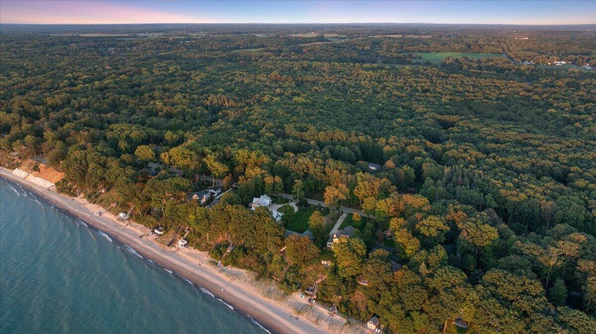 2230 Lakeshore Drive