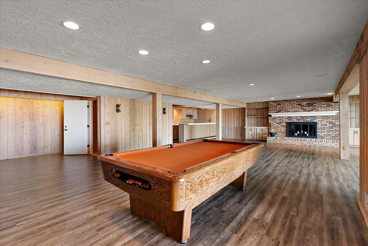 2230 Lakeshore Drive