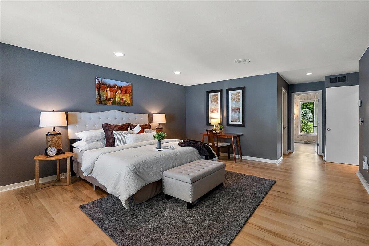 2230 Lakeshore Drive