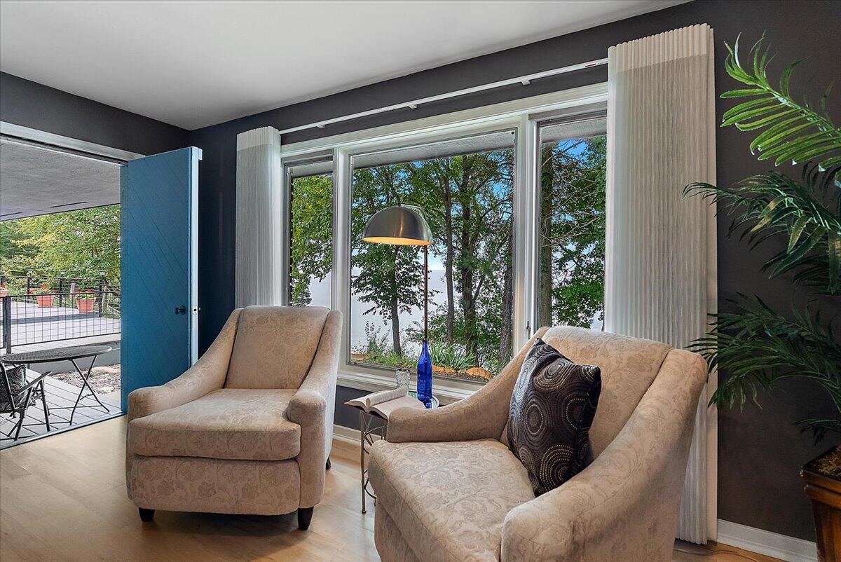 2230 Lakeshore Drive