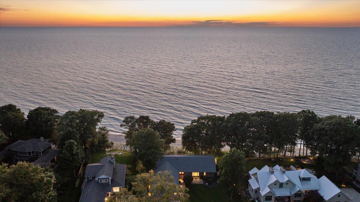 2230 Lakeshore Drive