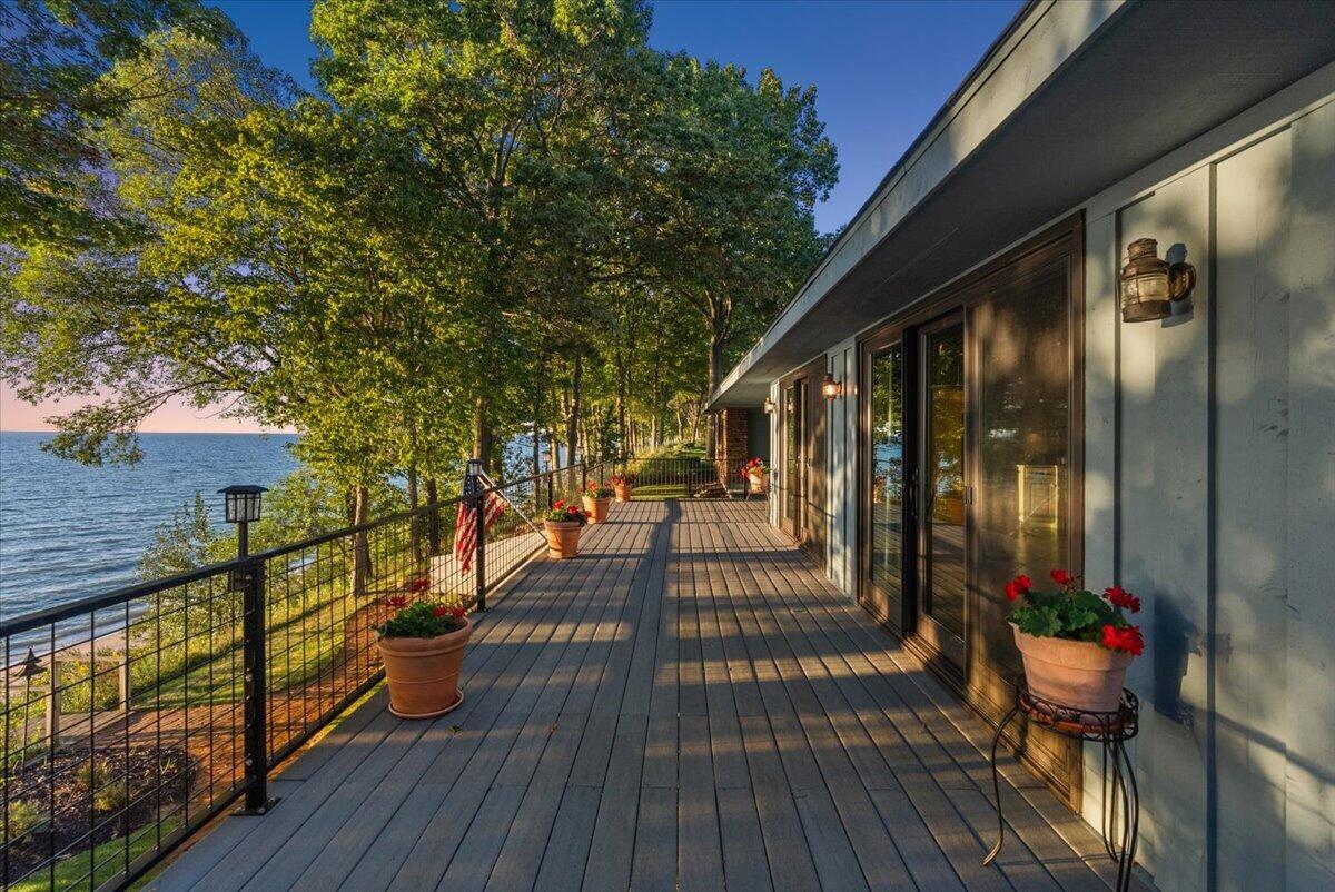 2230 Lakeshore Drive