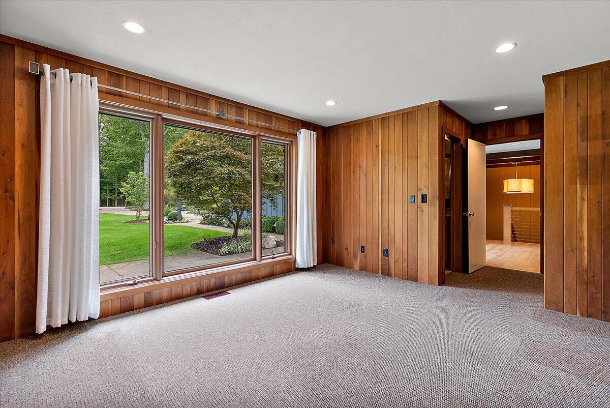 2230 Lakeshore Drive