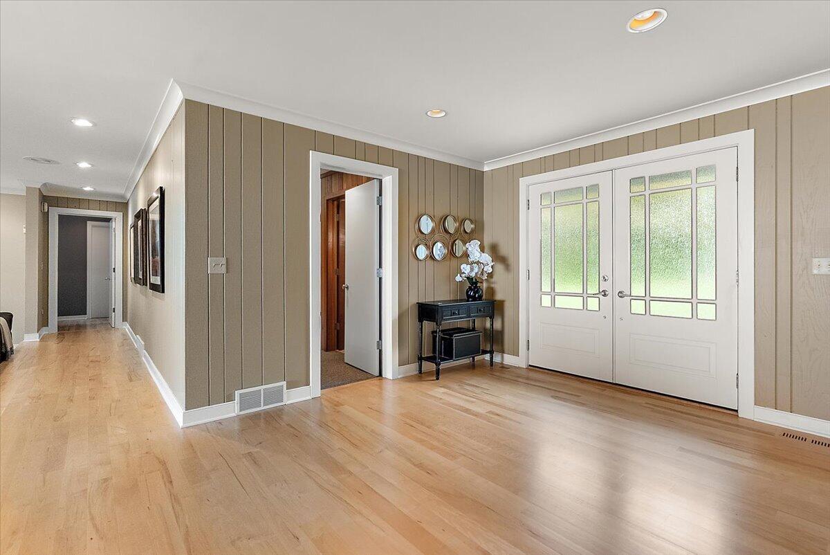 2230 Lakeshore Drive