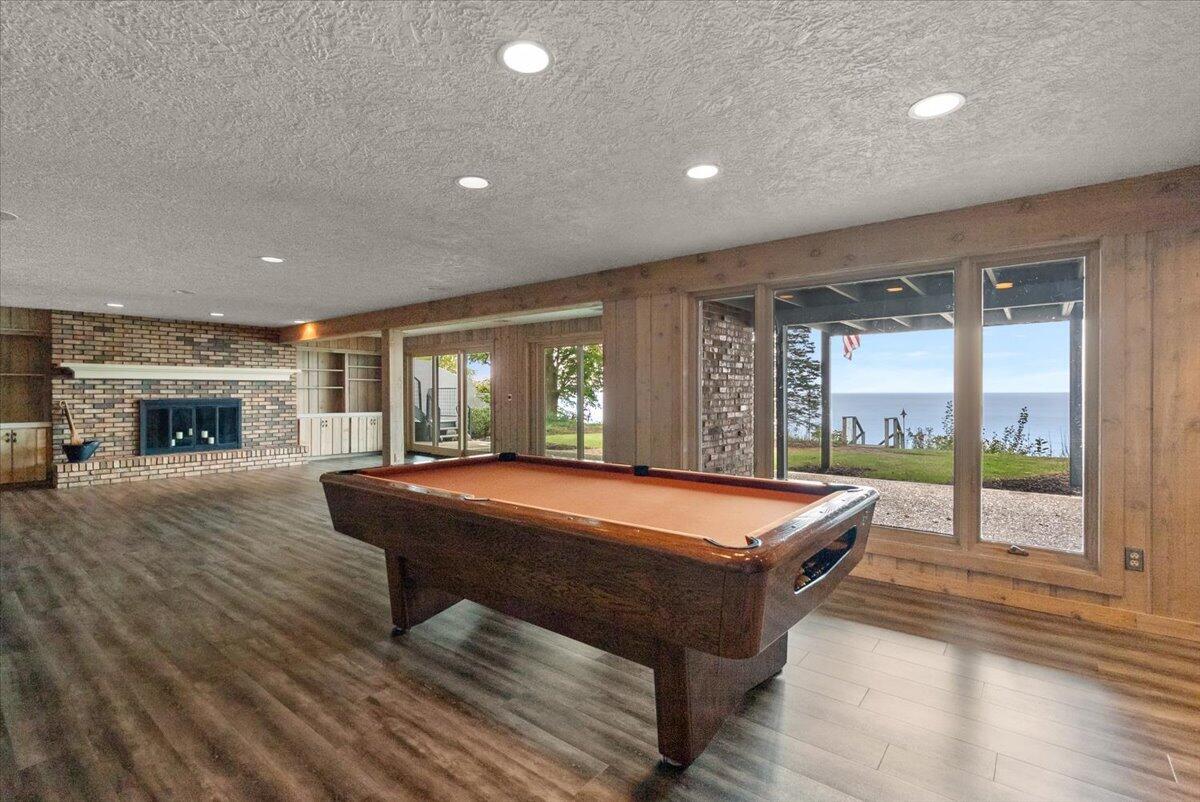 2230 Lakeshore Drive
