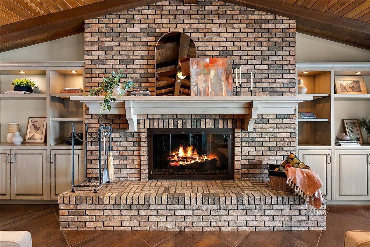 2230 Lakeshore Drive