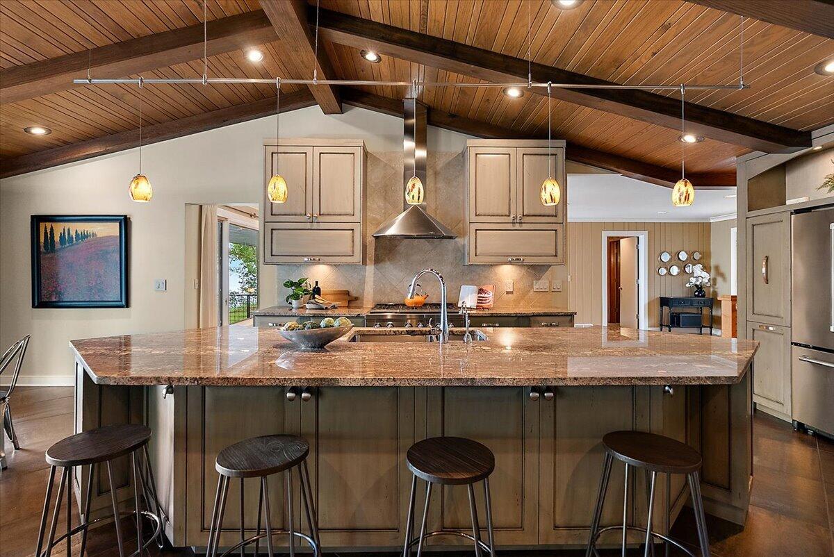 2230 Lakeshore Drive