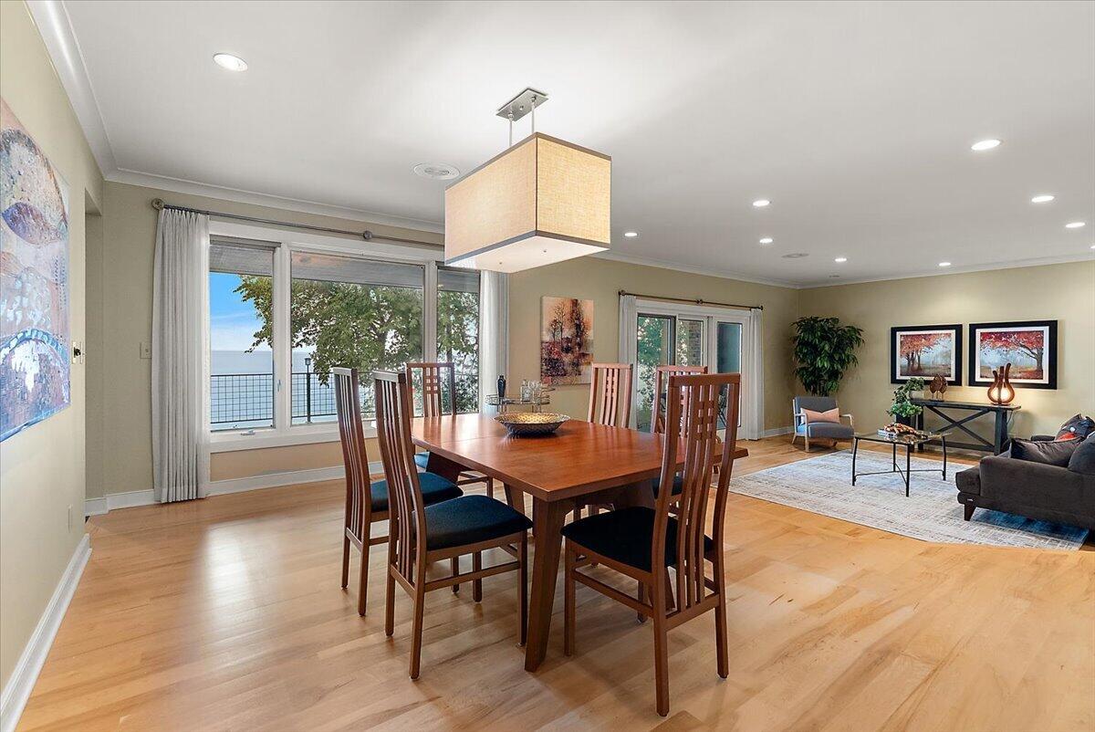 2230 Lakeshore Drive