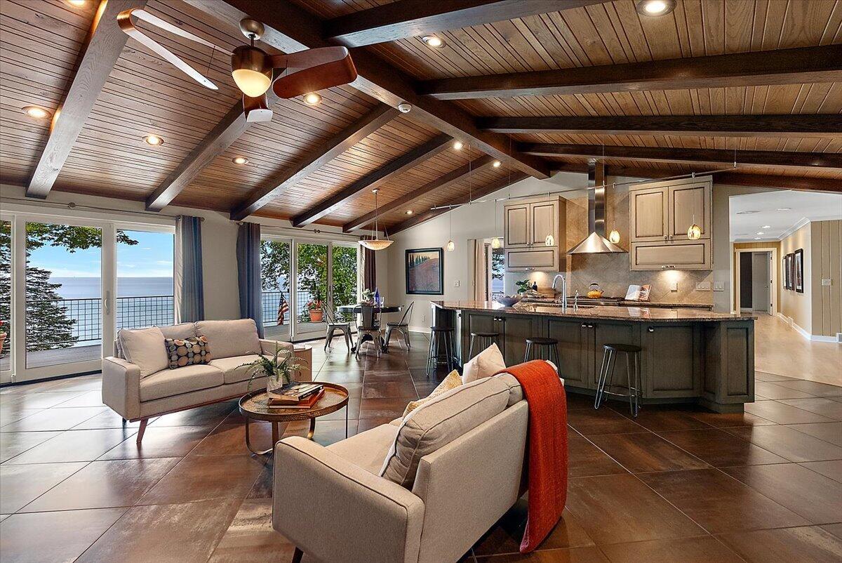 2230 Lakeshore Drive