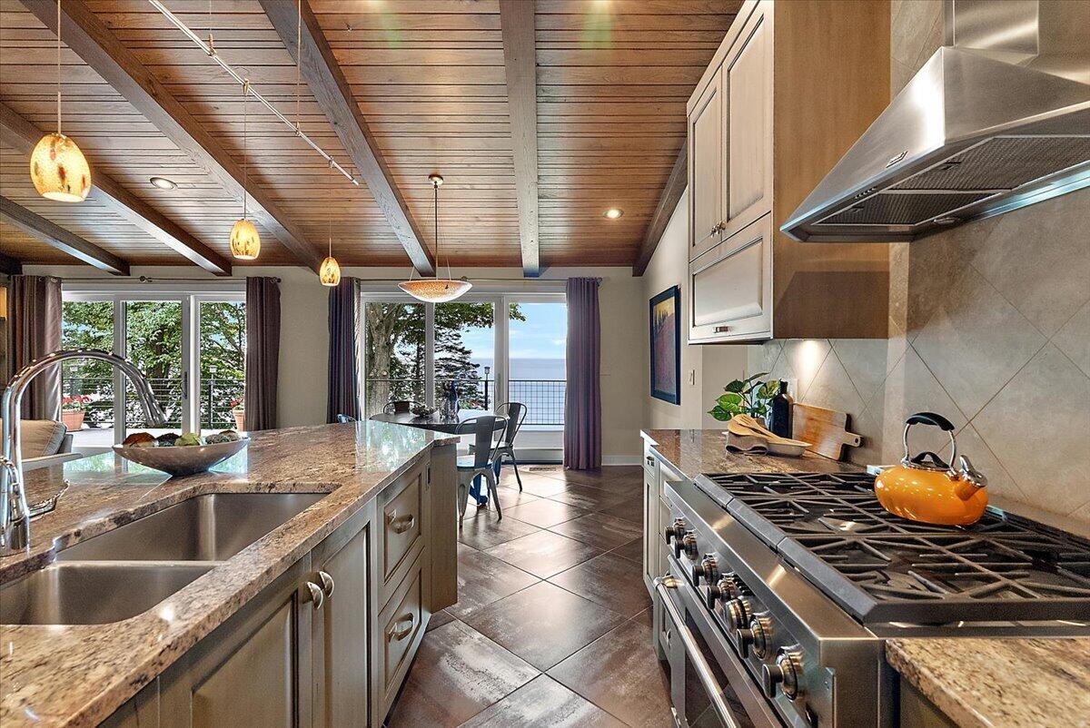 2230 Lakeshore Drive