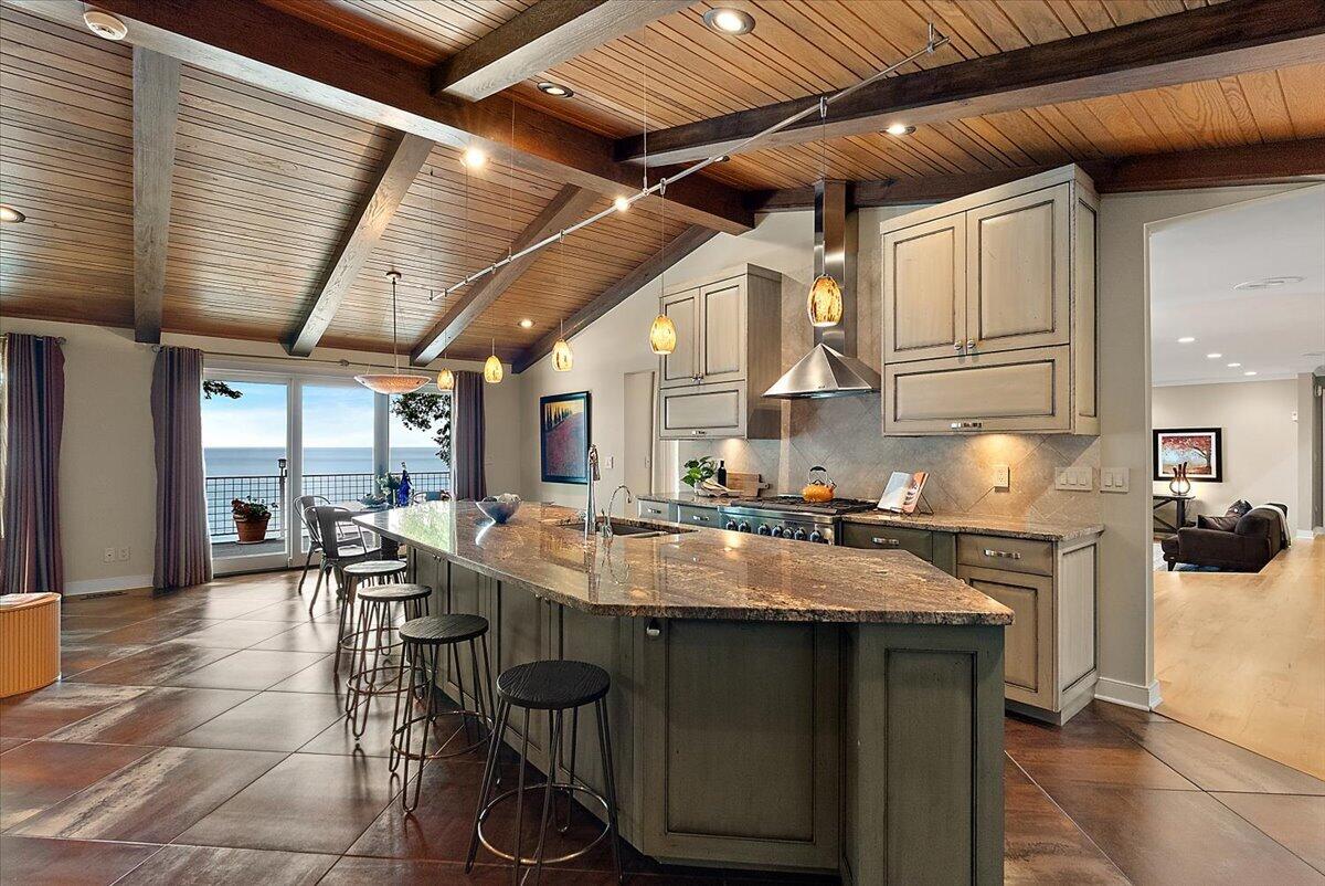 2230 Lakeshore Drive