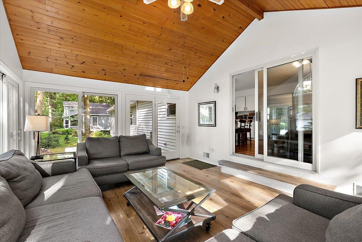 997 Singapore Drive