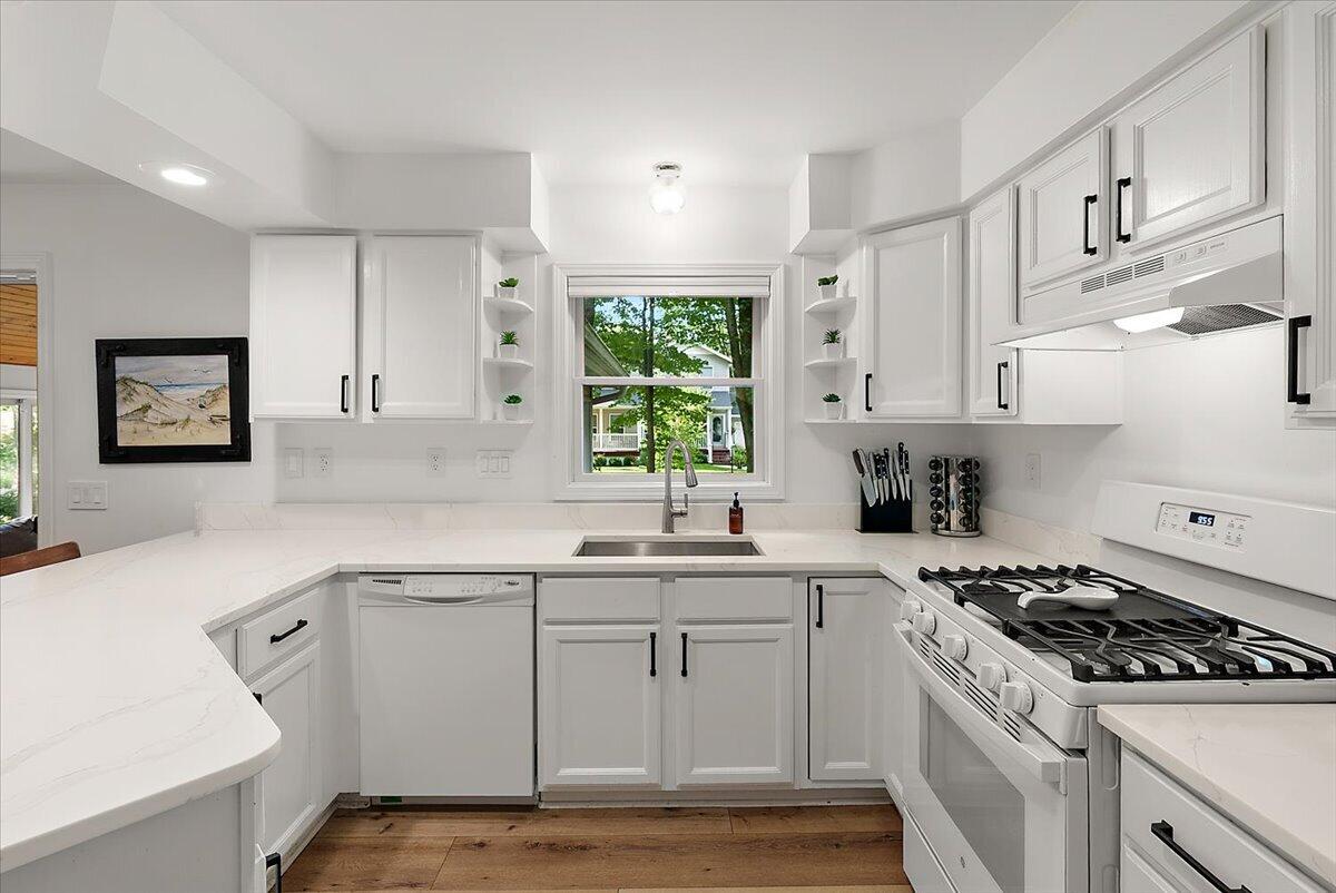 997 Singapore Drive