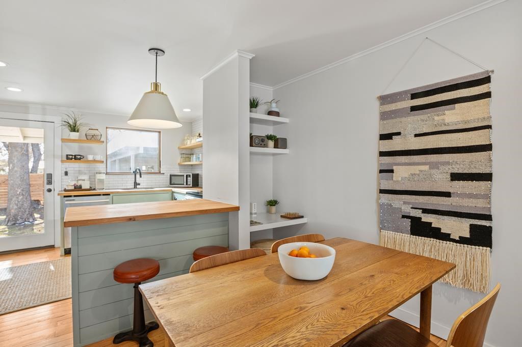 109 E Centre St