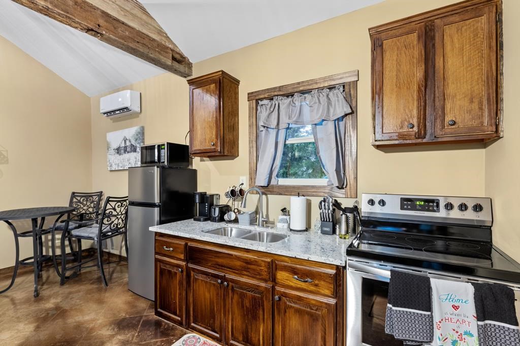 74 Friedrich Cemetery Rd