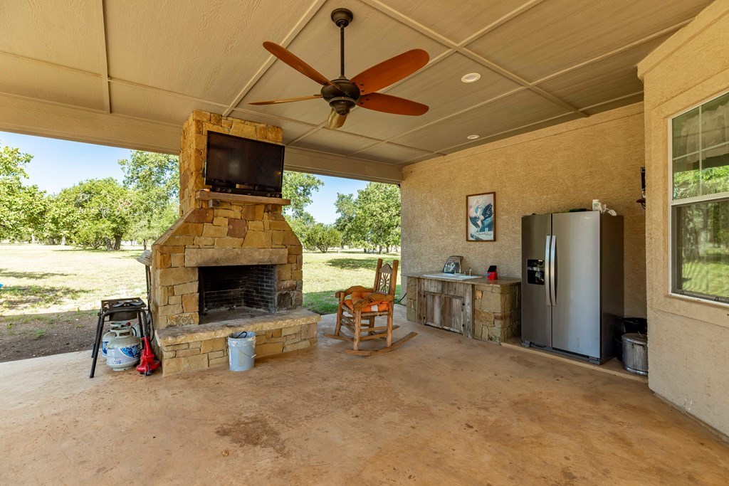 74 Friedrich Cemetery Rd