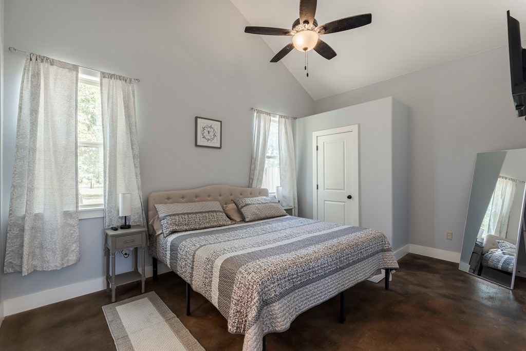 74 Friedrich Cemetery Rd