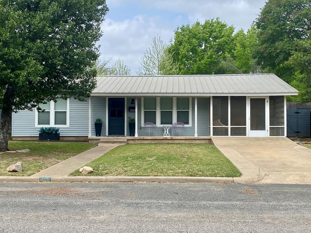 207 N Acorn St Unit: 7-pt