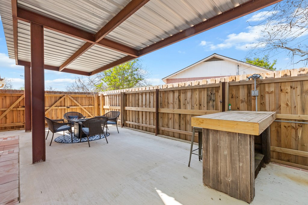 116 Henrietta Court