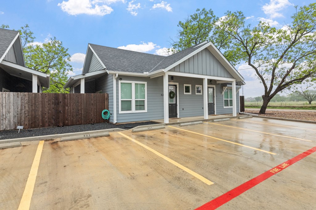 1003 Friendship Lane # 401