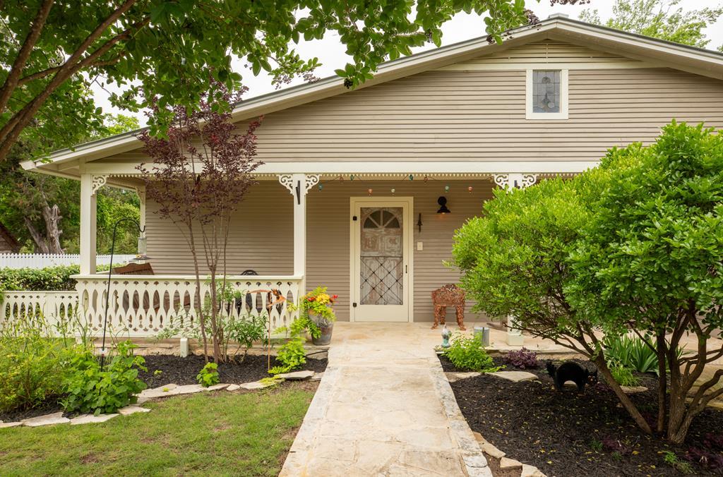 217 W Creek St